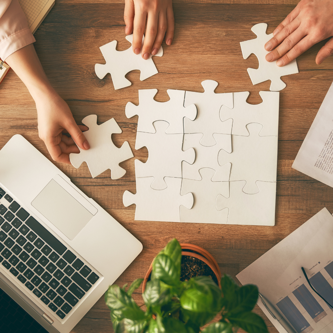 Un casse-tête est en cours d'assemblage